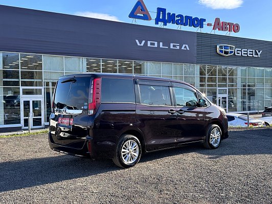 Toyota Noah, 2015 года, пробег 178702 км