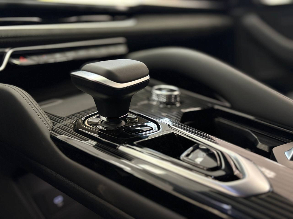 Geely Monjaro Flagship, белый