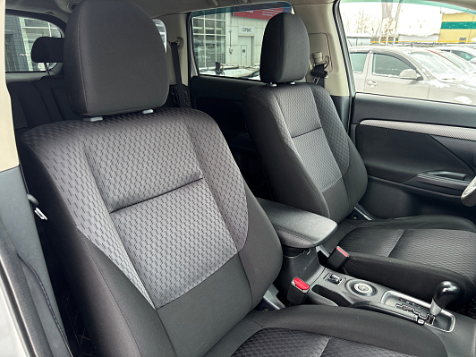 Mitsubishi Outlander Instyle, 2012 года, пробег 206000 км