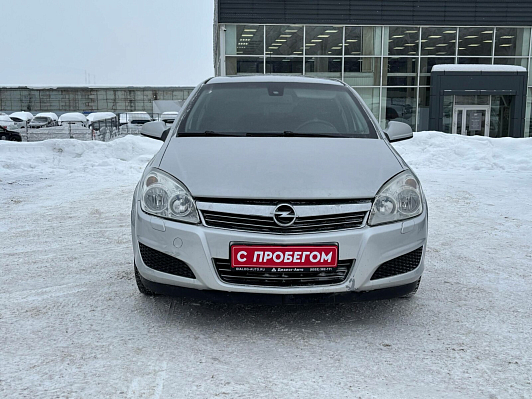 Opel Astra, 2010 года, пробег 194006 км