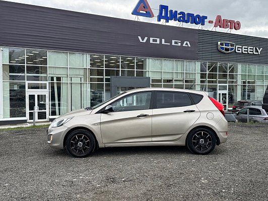Hyundai Solaris Active, 2011 года, пробег 196956 км