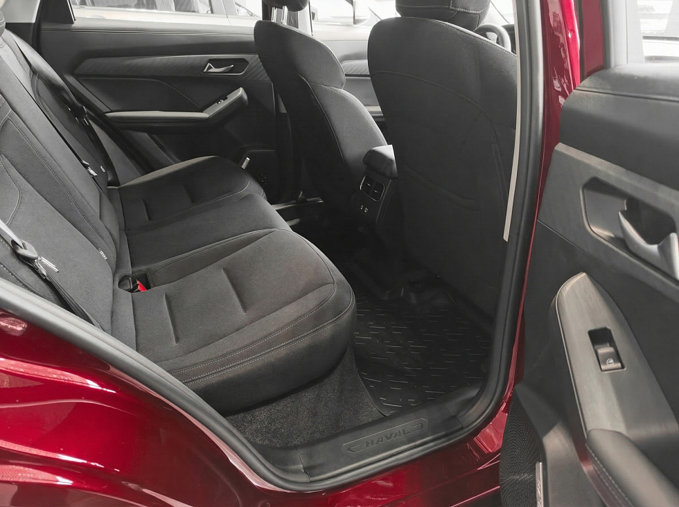 Haval Jolion Оптимум, красный