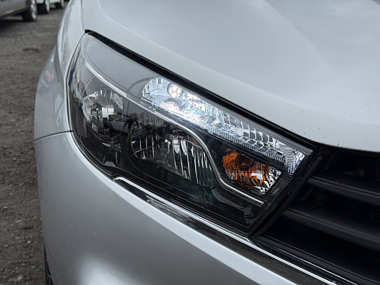 Lada (ВАЗ) Vesta Comfort Multimedia, 2017 года, пробег 256295 км
