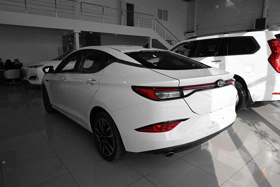 JAC J7 Tech, белый