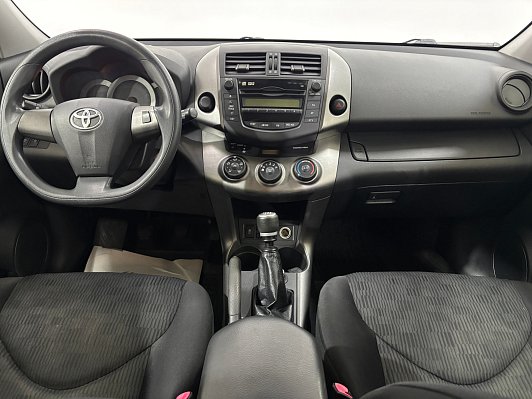 Toyota RAV4, 2012 года, пробег 156391 км