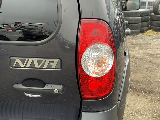 Chevrolet Niva LE, 2019 года, пробег 105200 км