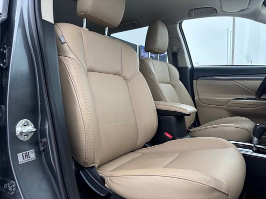 Mitsubishi Outlander Ultimate, 2020 года, пробег 157436 км