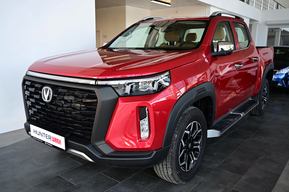 Changan Hunter Plus Luxe, красный