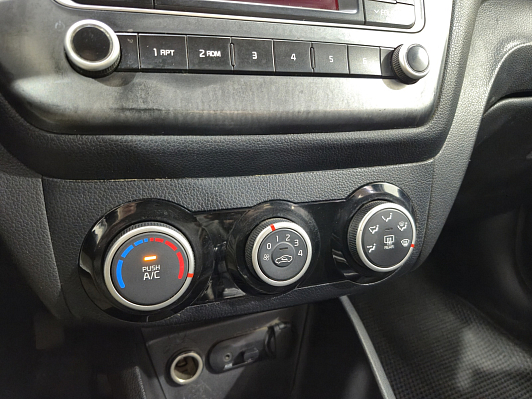 Kia Rio, 2015 года, пробег 111555 км