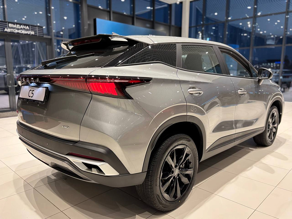 Omoda C5 Ultimate, серебряный