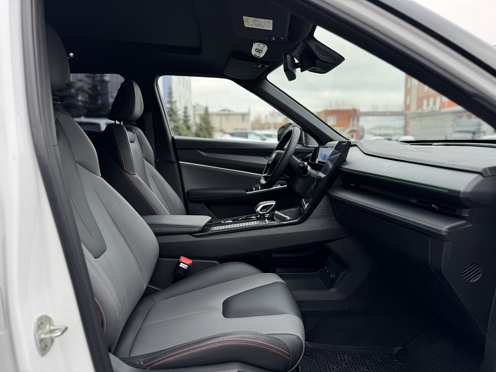 Geely Cityray Флагман, белый