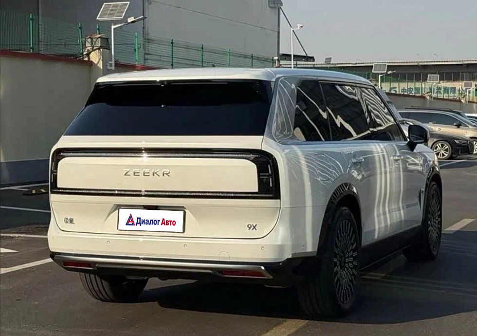 Zeekr 9X Hyper, белый