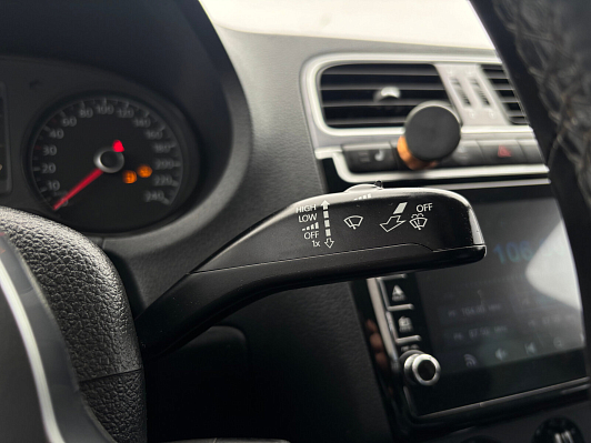 Volkswagen Polo Drive, 2018 года, пробег 225000 км