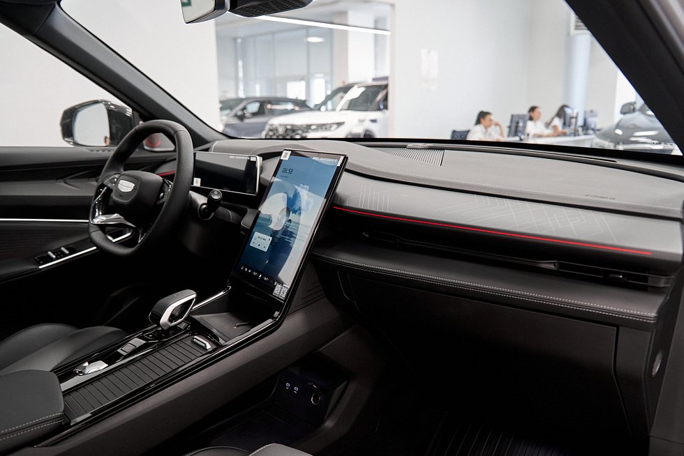 Geely Cityray Флагман, серебряный