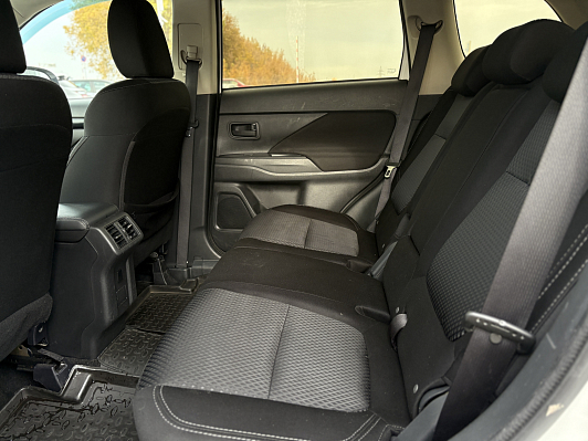Mitsubishi Outlander Invite, 2019 года, пробег 154776 км