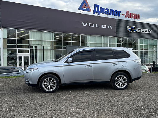 Mitsubishi Outlander Inform, 2013 года, пробег 252500 км