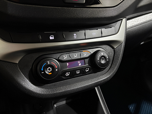 Lada (ВАЗ) Vesta Luxe Multimedia, 2022 года, пробег 37565 км