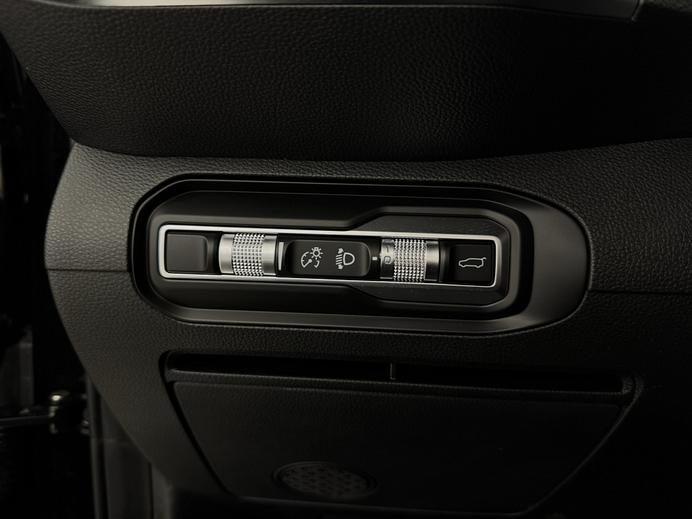 Geely Okavango Flagship, черный