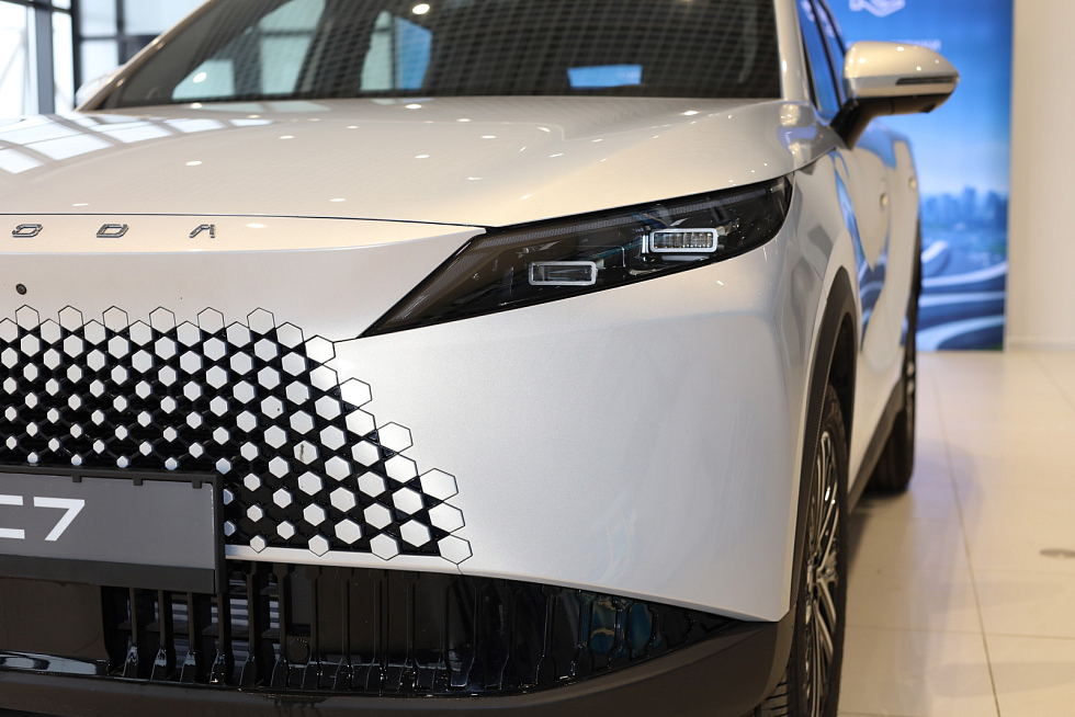 Omoda C7 Lifestyle, серебряный