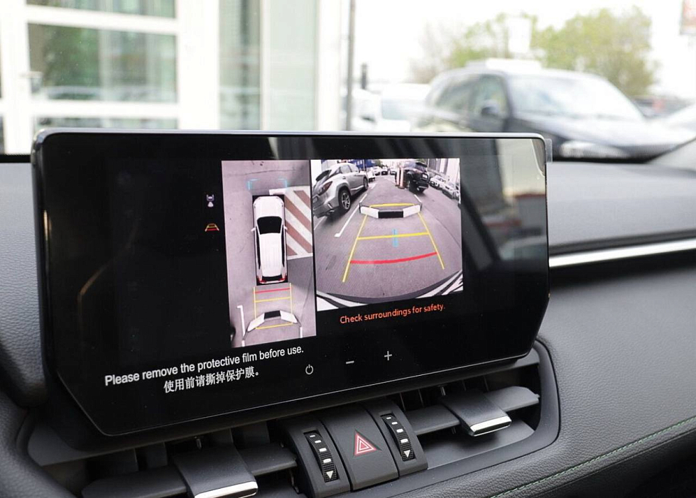 Toyota RAV4 Adventure, белый