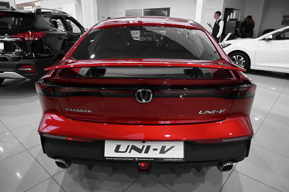 Changan UNI-V LX, красный