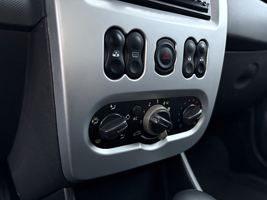 Renault Sandero, 2011 года, пробег 171352 км