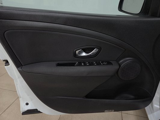 Renault Fluence, 2010 года, пробег 299691 км
