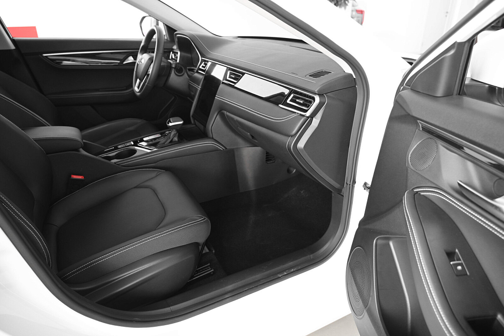 JAC J7 Tech, белый