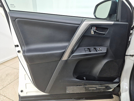 Toyota RAV4, 2017 года, пробег 122842 км