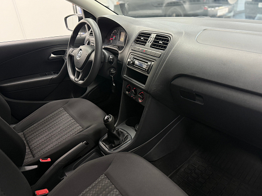 Volkswagen Polo Comfortline, 2017 года, пробег 140982 км
