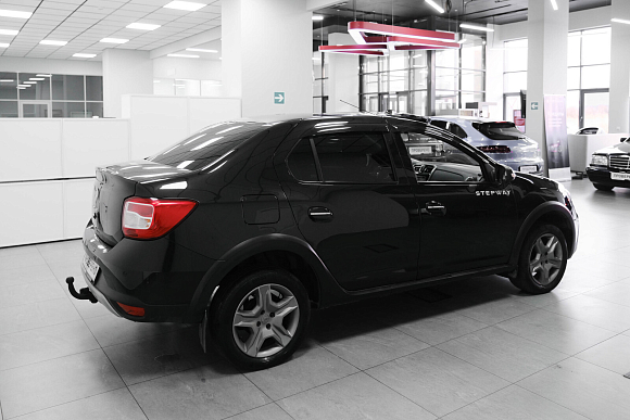 Renault Logan Stepway Drive, 2020 года, пробег 82719 км