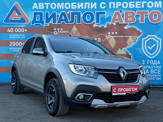 Renault Logan Stepway Life, 2020 года, пробег 77160 км