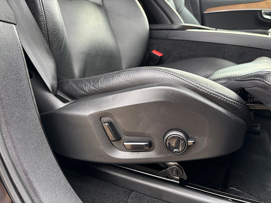 Volvo XC90 R-Design, 2020 года, пробег 80700 км