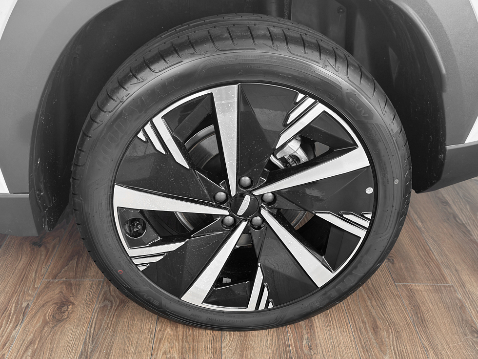 Geely Atlas Спорт, белый