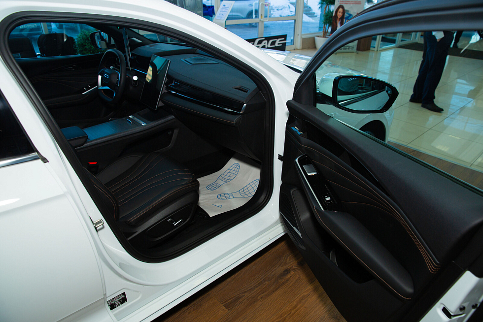 Geely Preface Люкс, белый