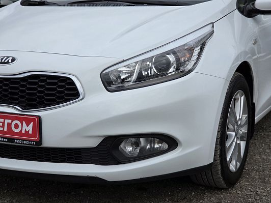 Kia Ceed Luxe, 2015 года, пробег 177299 км