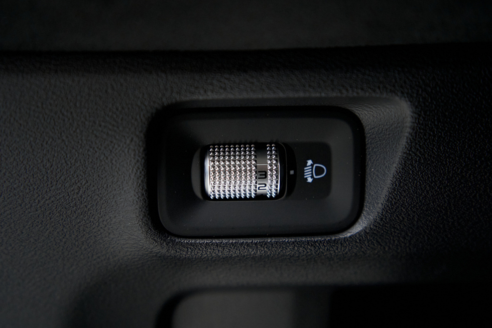 Geely Monjaro Flagship (2023-2025), серый