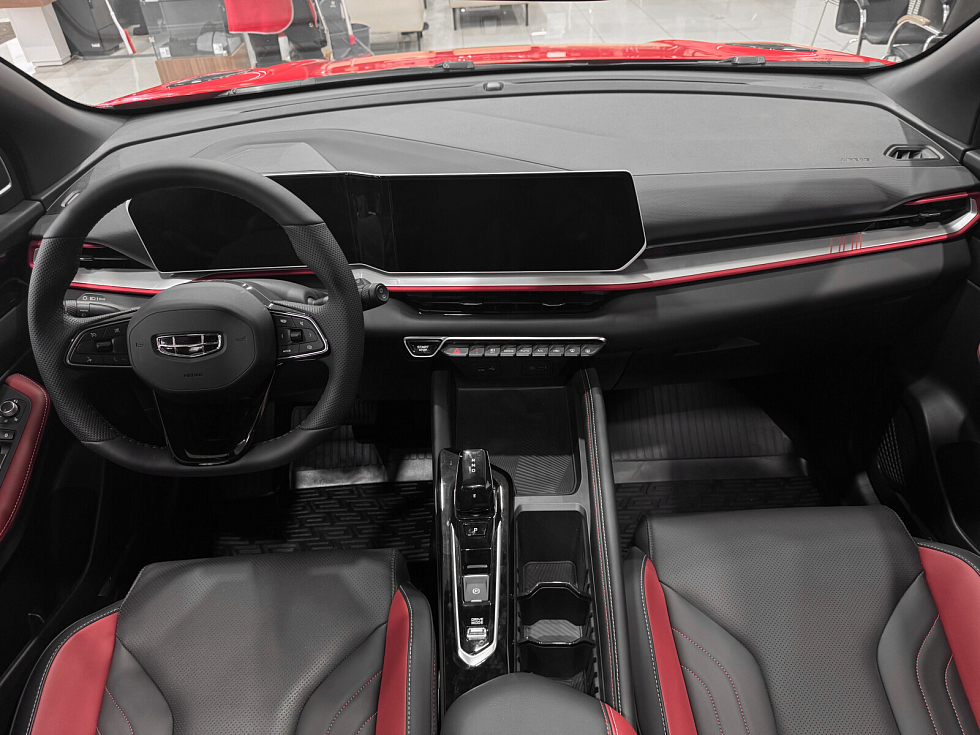 Geely Coolray Exclusive, красный