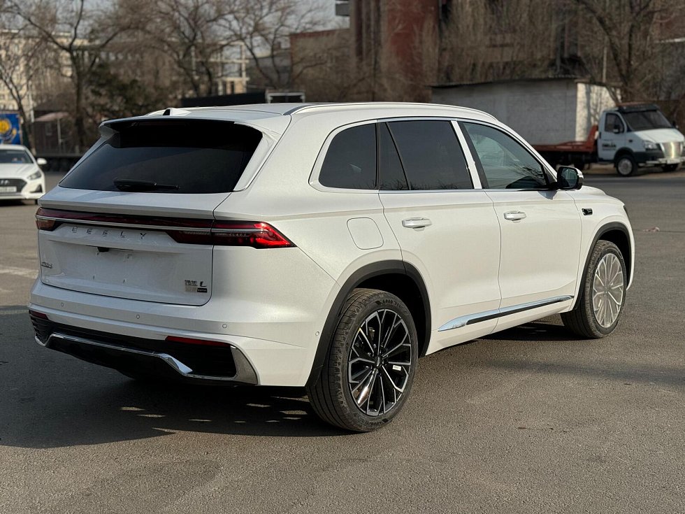 Geely Monjaro Flagship, белый