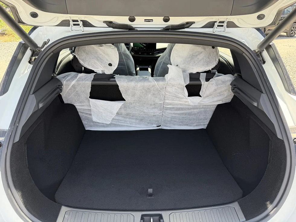 Lynk & Co 06 Max, белый