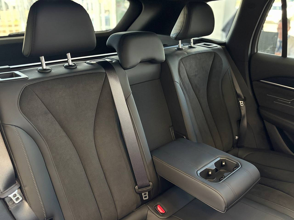 Geely Monjaro Exclusive, серый