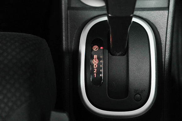 Nissan Tiida, 2012 года, пробег 102709 км