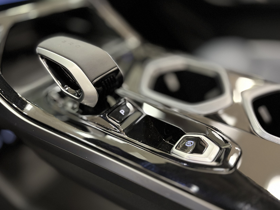 Geely Atlas Люкс, белый