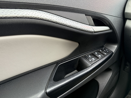 Lada (ВАЗ) Vesta Luxe Multimedia, 2018 года, пробег 97400 км