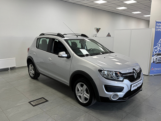 Renault Sandero Confort, 2017 года, пробег 153000 км