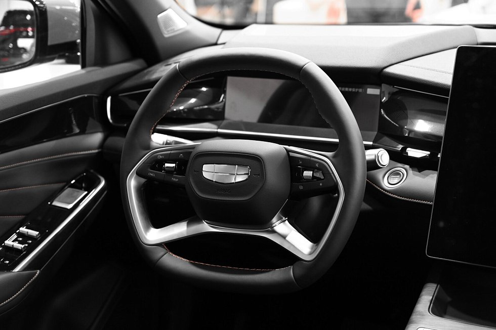 Geely Preface Люкс, серебряный
