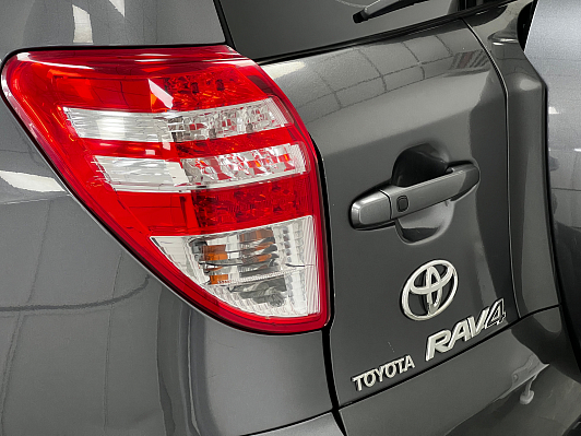 Toyota RAV4, 2009 года, пробег 339000 км
