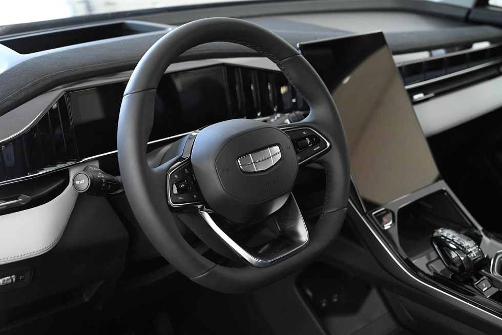 Geely Atlas Люкс, зеленый