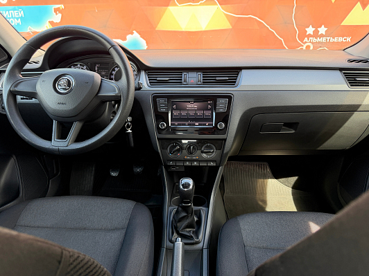 Skoda Rapid Hockey Edition Active, 2019 года, пробег 128000 км
