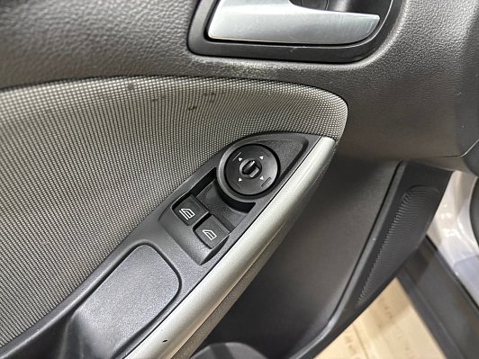 Ford Focus SYNC Edition, 2011 года, пробег 221435 км